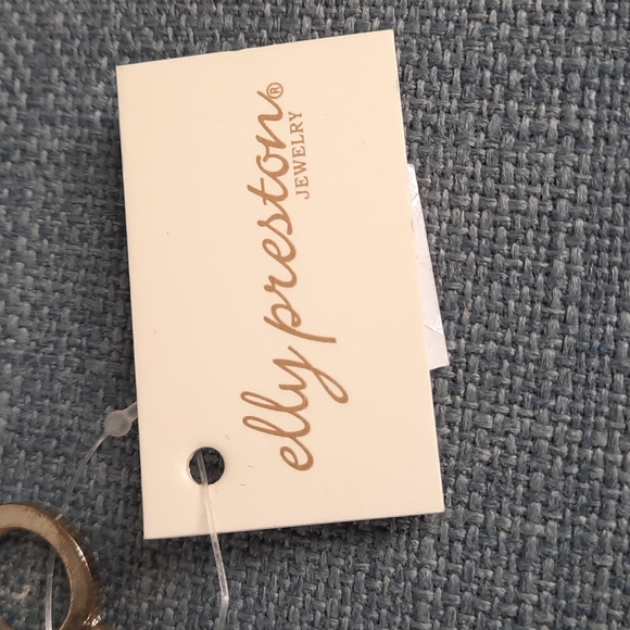 Toggle Bracelet Green Beads Gold Chain Adjustable Length Fun Lightweight - Picture 6 of 6